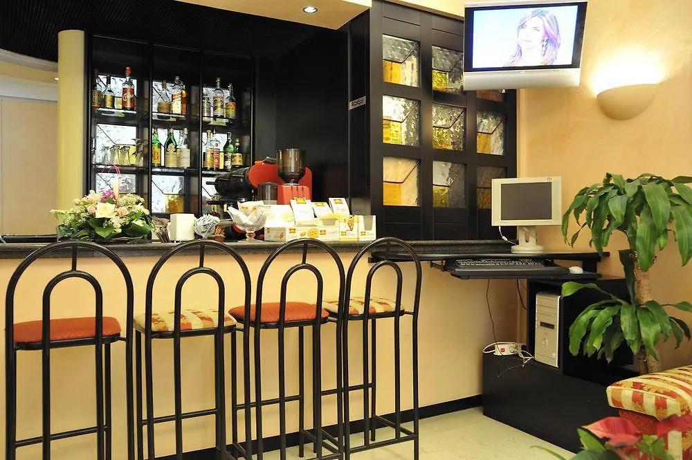 מסטרה Hotel Garibaldi